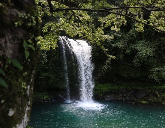 ΛΟΥΤΡΑ ΠΟΖΑΡ - ΧΙΟΝΟΔΡΟΜΙΚΟ ΚΕΝΤΡΟ ΚΑΙΜΑΚΤΣΑΛΑΝ