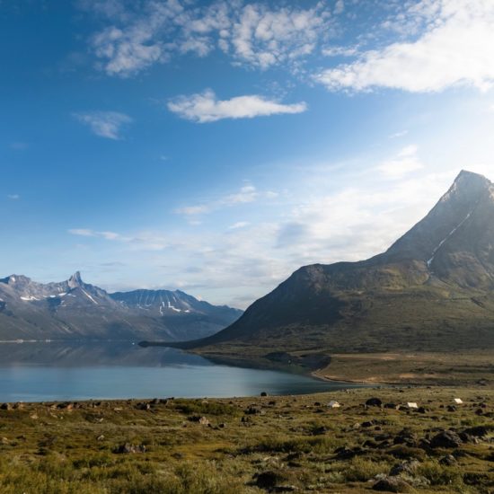 Ταξίδι στη Γροιλανδία: ανακάλυψε παγετώνες, φιόρδ και το μαγευτικό Βόρειο Σέλας με τον απόλυτο οδηγό για το παγωμένο νησί της Αρκτικής.