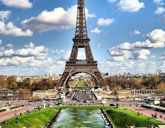 ΠΑΡΙΣΙ – ΛΟΥΒΡΟ – ΚΗΠΟΙ ΚΕΡΑΜΙΚΟΥ – ΠΥΡΓΟΣ ΑΙΦΕΛ – ΜΟΝΜΑΡΤΗ – ΚΡΟΥΑΖΙΕΡΑ ΣΗΚΟΥΑΝΑ – ΝΤΙΣΝΕΥΛΑΝΤ