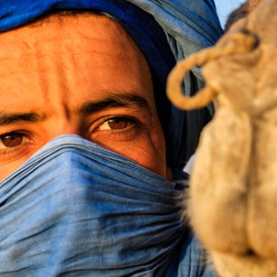 Ανδρες με φερετζέ. Η παράδοξη φυλή Τουαρέγκ στο Μαρόκο.