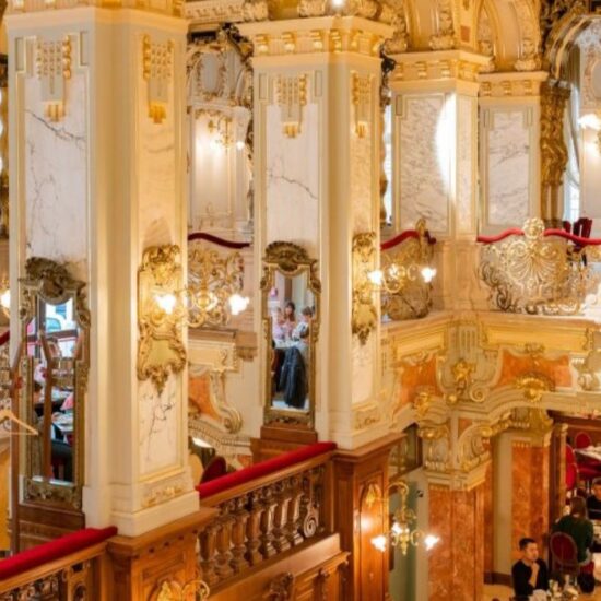 Το New York Café της Βουδαπέστης: ένας ζωντανός μύθος πολυτέλειας, τέχνης και ιστορίας